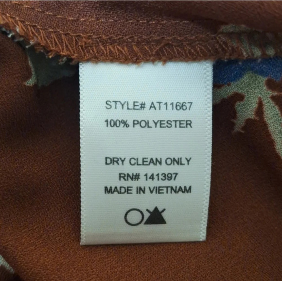 ASTR the lable floral slit sleeve top SZ  M - Picture 7 of 7